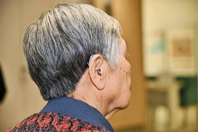 联影助听器走进泰康之家·蜀园，举行听「健」大脑科普沙龙