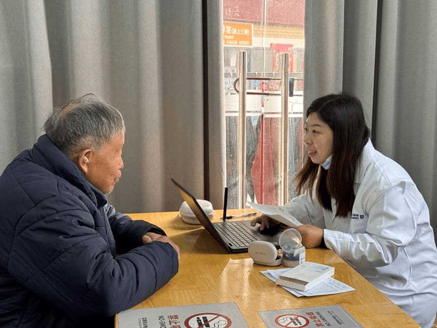 联影助听器公益行，将医疗级听力健康管理送进社区