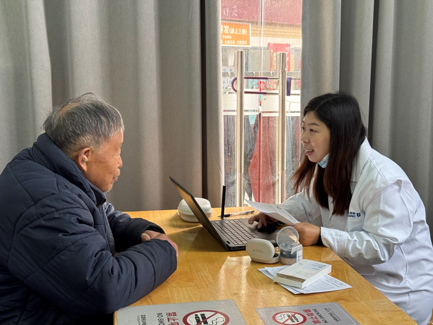 联影助听器公益行，将医疗级听力健康管理送进社区